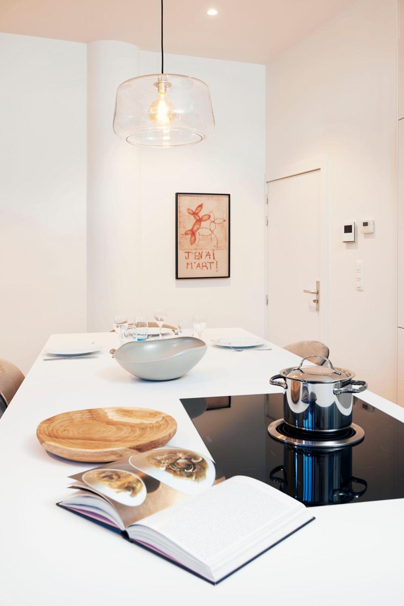Modern Central 1Br Suite - 90 Sqm Bruxelas Exterior foto